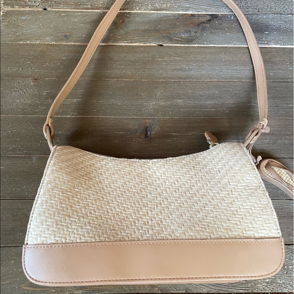 Etienne Aigner straw purse in perfect condition